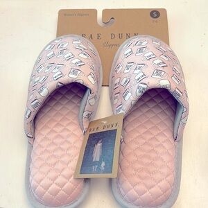 Rae Dunn Pink Coffee Print Quilted Slippers Woman’s size small 5-6 New